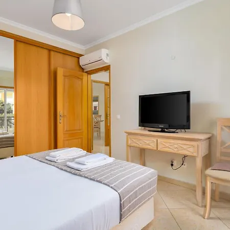 Peaceful 2bdr With Pool In Vilamoura By Lovelystay