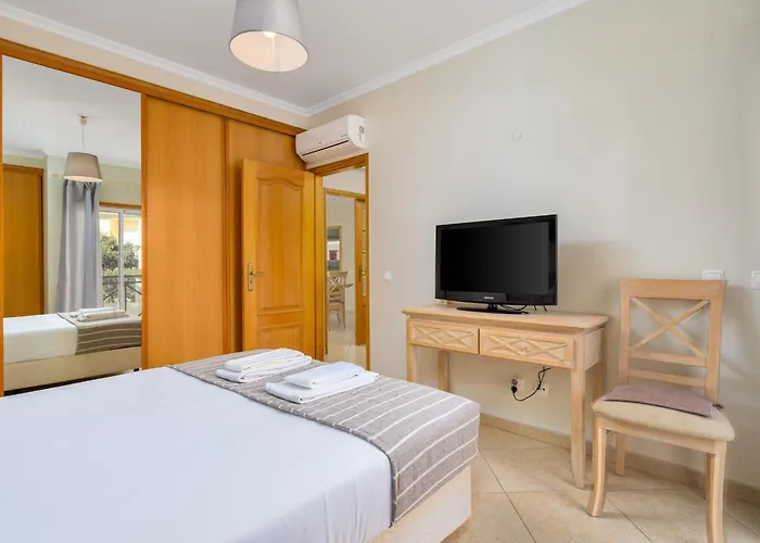 Peaceful 2bdr With Pool In Vilamoura By Lovelystay