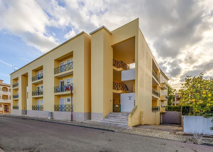 Peaceful 2bdr With Pool In Vilamoura By Lovelystay Quarteira