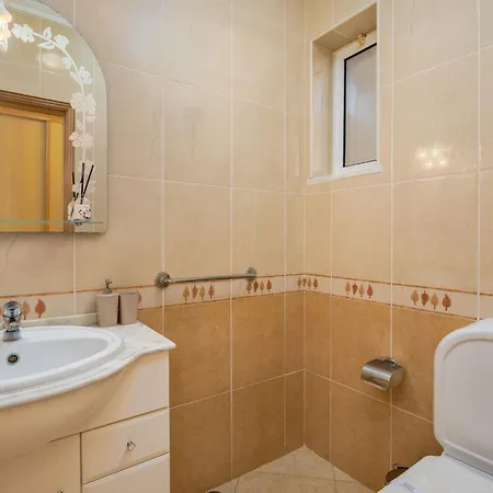 Apartment Peaceful 2bdr With Pool In Vilamoura By Lovelystay